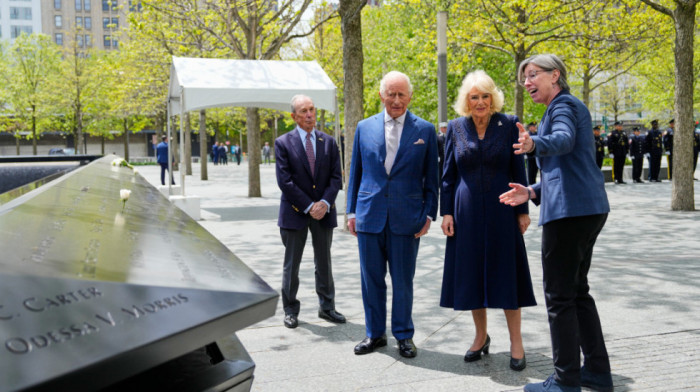 Britanski kralj i kraljica odali počast žrtvama terorističkog napada u Njujorku 11. septembra 2001.