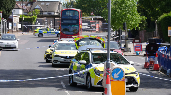 Trojica Rumuna osumnjičena za napad na novinara u Londonu na zahtev Irana