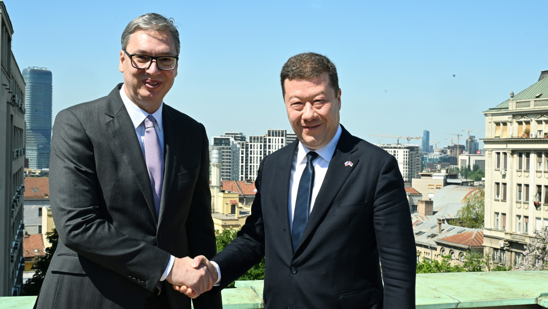 Vučić sa Okamurom: Nastavićemo da unapređujemo saradnju u svim oblastima (FOTO)