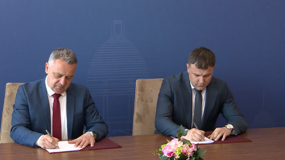 Memić potpisao ugovore vredne 59 miliona dinara za turističke projekte u Novom Pazaru