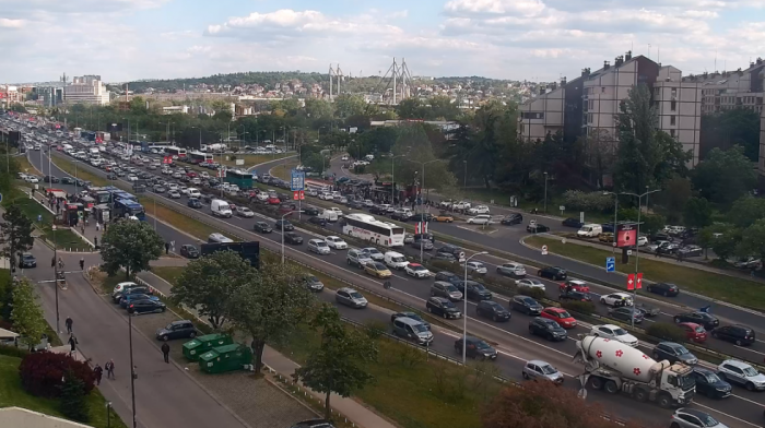 Popodnevni špic u Beogradu: Na Gazeli automobili "stoje", velika gužva i na Autokomandi (FOTO)