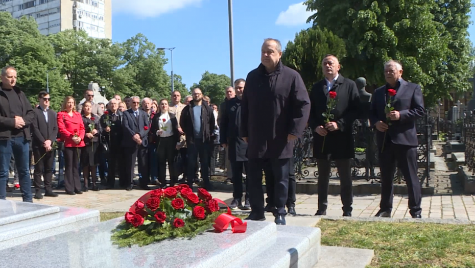 Dačić povodom Međunarodnog praznika rada položio venac na grob Dimitrija Tucovića