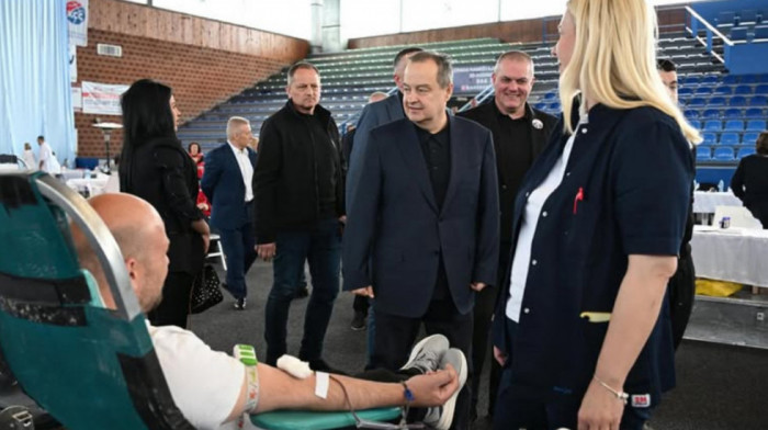 Dačić u Jagodini podržao akciju dobrovoljnog davanja krvi u znak sećanja na Palmu