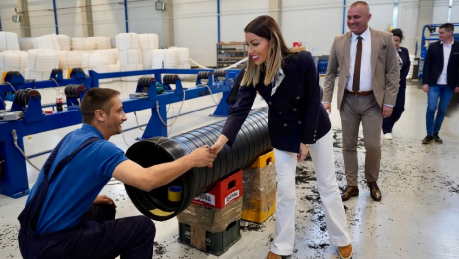 Mesarović obišla proizvodne pogone fabrike Krušik: Kompanija važna za privredu Srbije