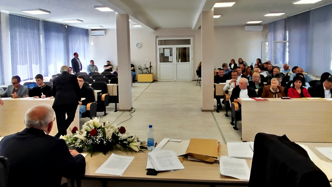 Konstituisana SO Kladovo, predsednik SO Boban Radulović sa liste oko SNS