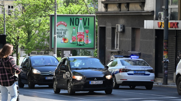 Vozilo udarilo pešaka na uglu Takovske i Ilije Garašanina, povređeni prevezen na VMA