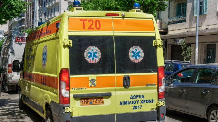 Monah iz Srbije životno ugrožen nakon što je iskočio iz vozila Hitne pomoći u Grčkoj