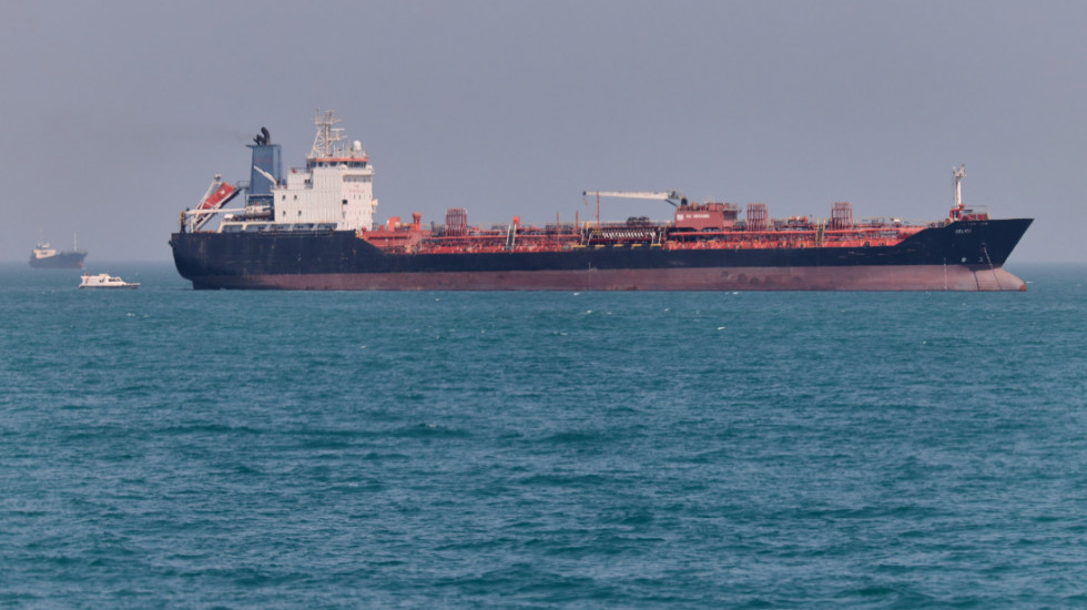 Tanker pod sankcijama ispušta naftu kod obale Omana, širi se naftna mrlja