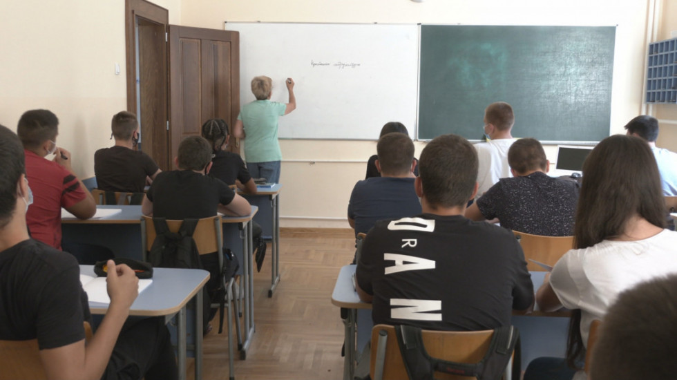 Smanjenje deficitarnih zanimanja u prosveti: Da li će nova mera koju predlaže ministar pomoći?