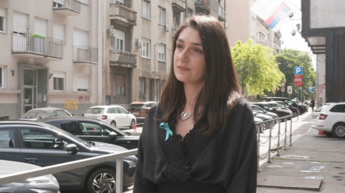 Selena je imala samo 24 godine kada je dobila dijagnozu raka jajnika, a sada podiže svest o ovoj bolesti (VIDEO)