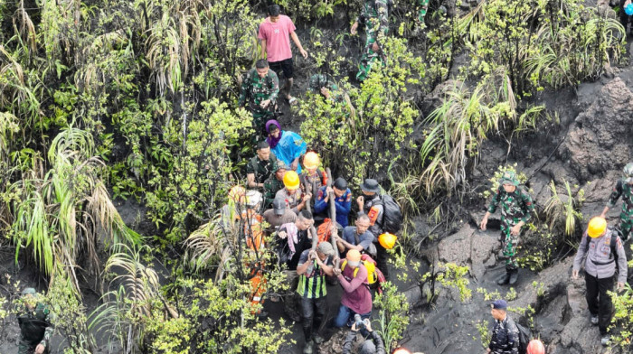 Indonezija: U erupciji vulkana Dukono na ostrvu Halmahera poginula tri planinara