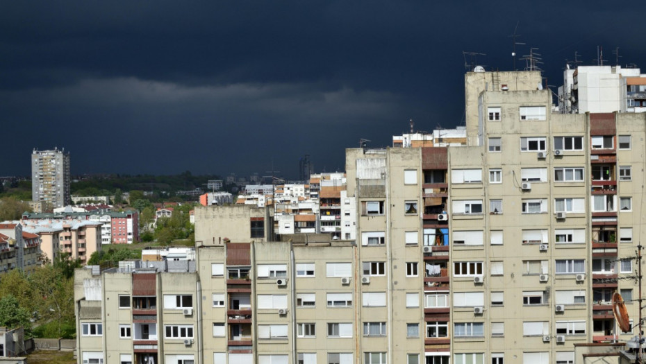 Nevreme se premešta ka Beogradu: RHMZ izdao novo upozorenje, mogući intenzivni pljuskovi i sugradica