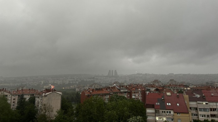 Nevreme stiže u Srbiju, RHMZ izdao upozorenje: Do kad nas očekuju pljuskovi, grad i olujni vetar