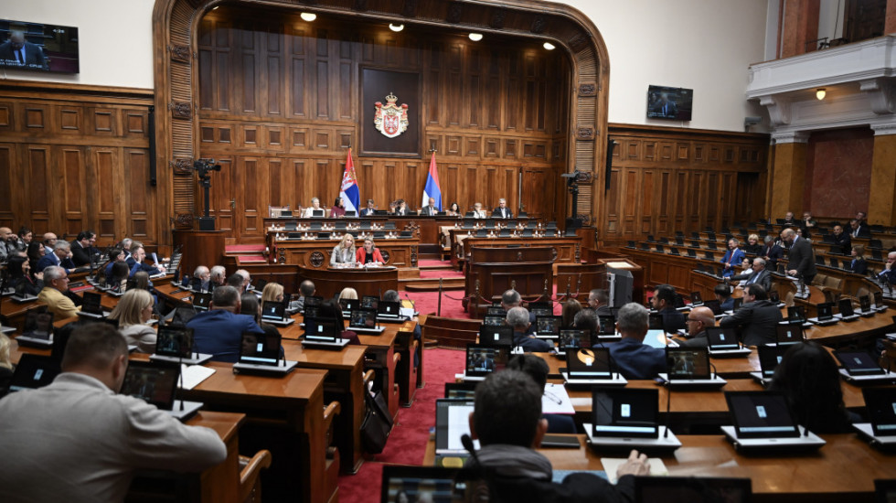 Poslanici završili rad, nastavak rasprave o setu izbornih zakona sutra; Petrašinović: Primenili 12 preporuka ODIHR