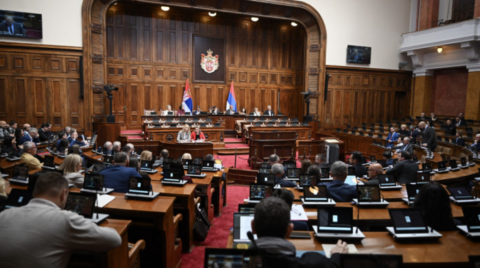 Poslanici završili rad, nastavak rasprave o setu izbornih zakona sutra; Petrašinović: Primenili 12 preporuka ODIHR