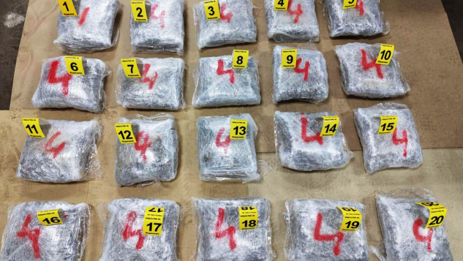 Uhapšen vozač "opela" iz Prizrena: Prevozio 20 kilograma droge, "pao" na auto-putu kod Niša