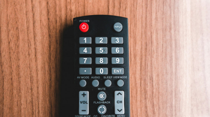 Crna Gora: Pritvorenik prepravio daljinski tv upravljač u mobilni telefon, pa komunicirao sa spoljnim svetom