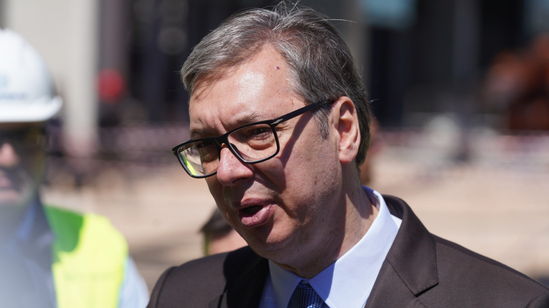 Predsednik Vučić se obraća javnosti u 11.30