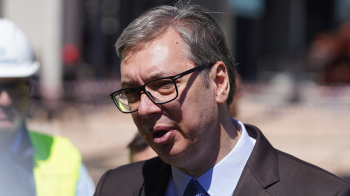 Predsednik Vučić se obraća javnosti u 11.30
