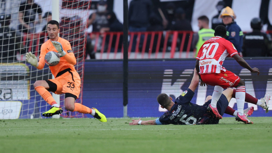 Crvena zvezda skinula FIFA suspenziju sa svojih transfera: Neradni dan napravio zbrku