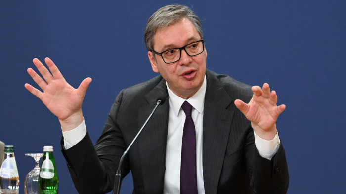 Predsednik Vučić demantuje navode da je njegov brat vlasnik restorana na Senjaku: "To je laž iz kuhinje mafije"