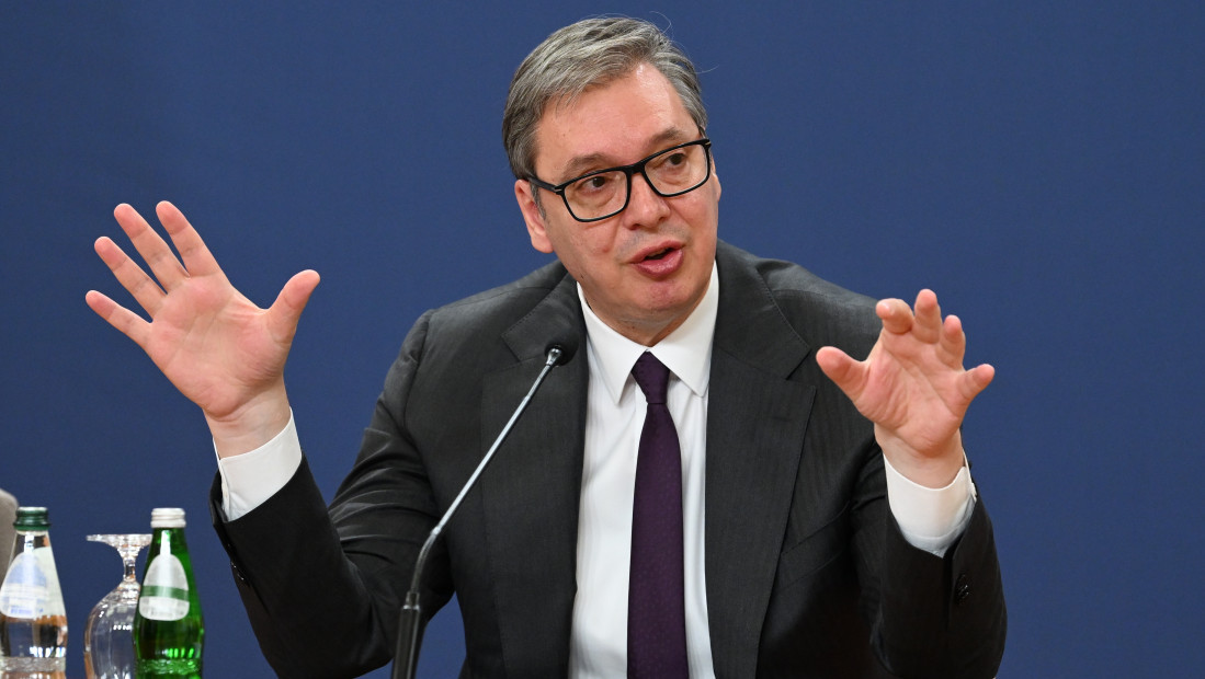 Predsednik Vučić demantuje navode da je njegov brat vlasnik restorana na Senjaku: "To je laž iz kuhinje mafije"