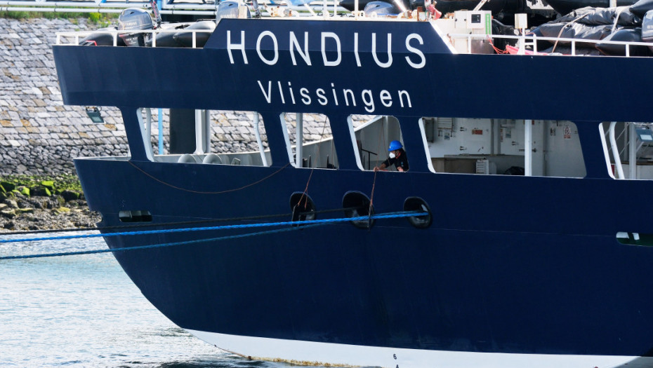 Kruzer Hondius na kojem je izbila epidemija hantavirusa usidrio se u luci Roterdam