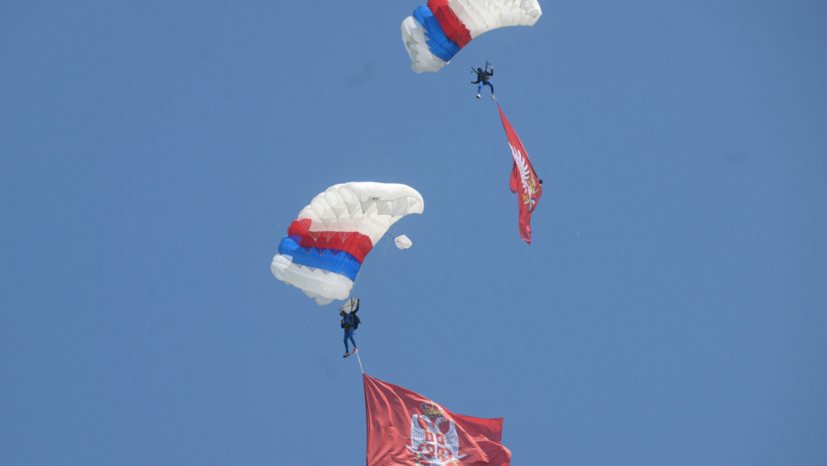 Balkanski skok prijateljstva 2026 okupio padobrance regiona na aerdromu Lisičji jarak
