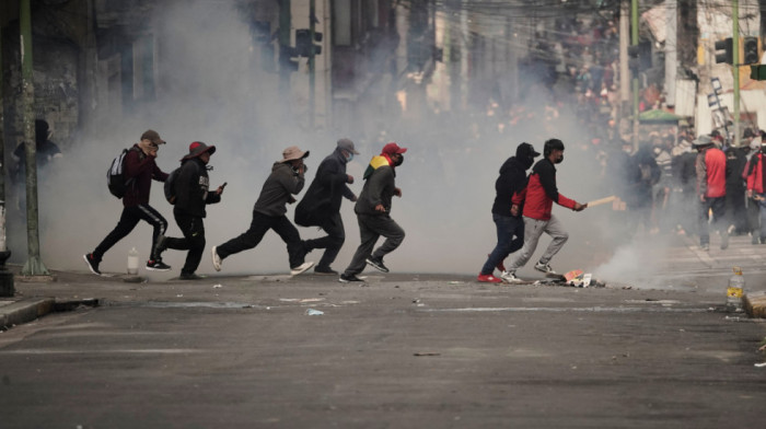 Protesti u Boliviji eskaliraju – blokade širom zemlje zbog nestašice hrane i goriva (FOTO)