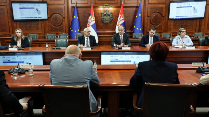 Premijer Macut sa dekanima prirodno-matematičkih, tehničkih i pedagoških fakulteta