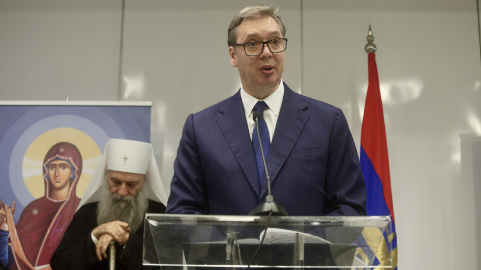 Vučić: Donošenje Pojasa Presvete Bogorodice ogromna čast, ali i nada za Srbiju