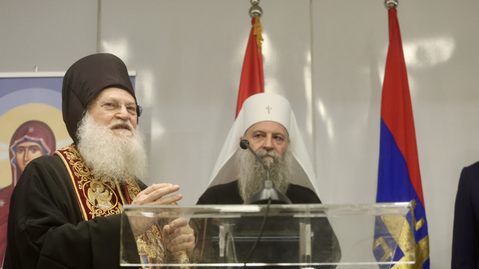 Arhimandrit Jefrem: Pojas Presvete Bogorodice čini čudesa, naročito za nerotkinje