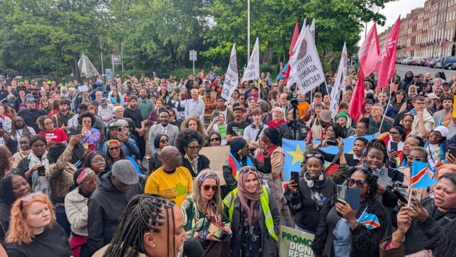 "Slučaj Džordž Flojd" u Irskoj: Protest u Dablinu zbog smrti muškarca iz Konga nakon nasilnog privođenja zbog krađe