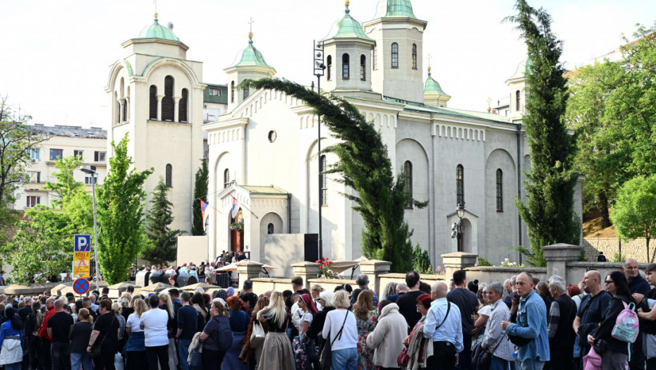 Veliko interesovanje za svetinju: Više od pola miliona vernika poklonilo se Pojasu Presvete Bogorodice