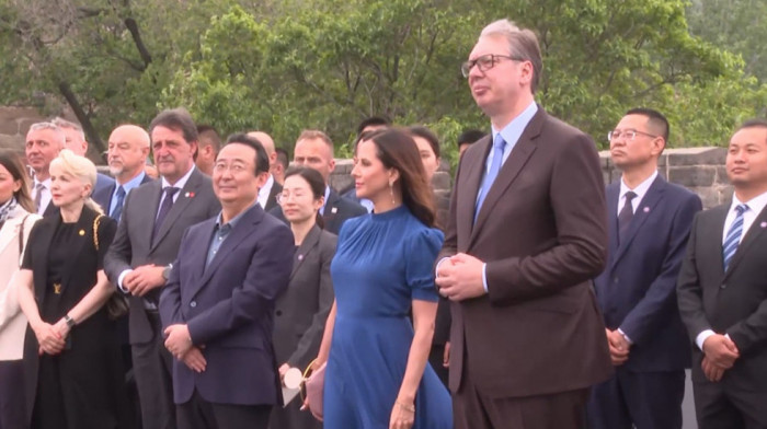 Vučić obilazi Kineski zid u Pekingu