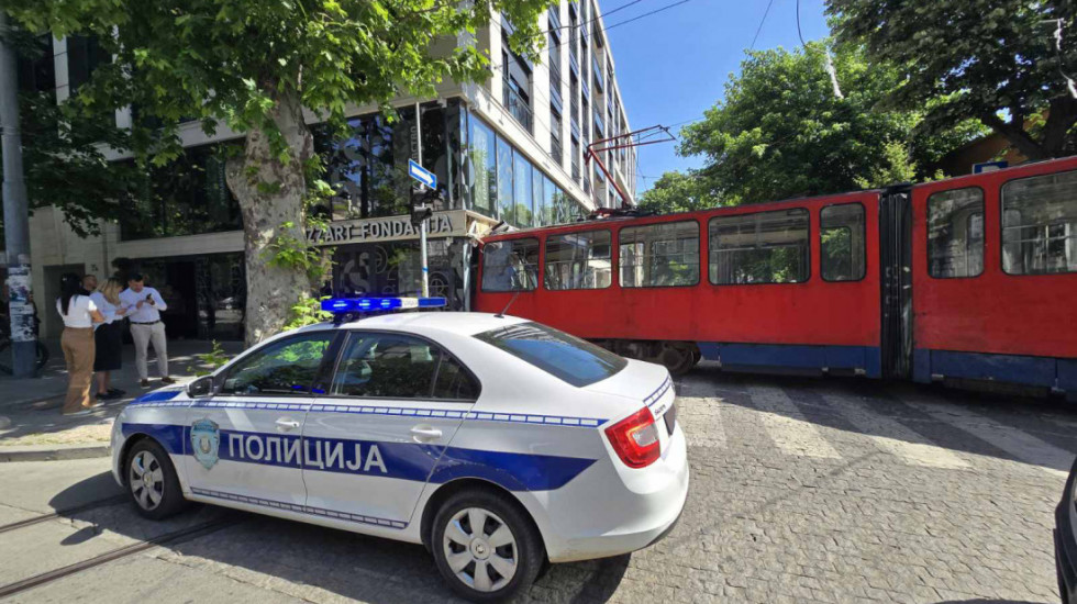 Detalji nesreće na Dorćolu: Tramvaj udario u zgradu, 11 povređenih, među njima dvoje dece