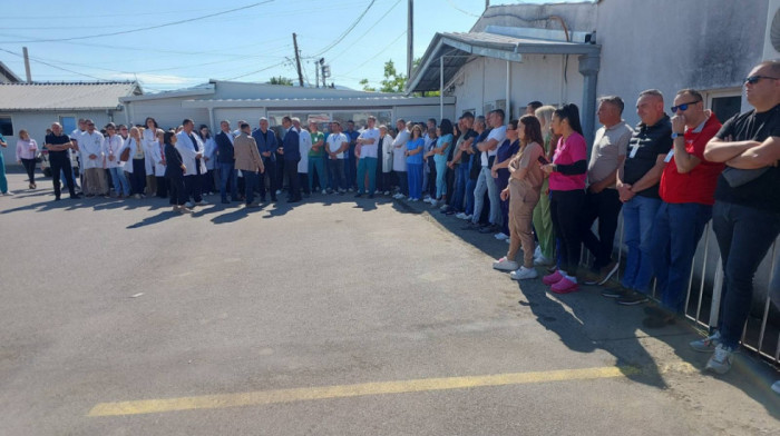 Podrška uhapšenim Srbima: Skupovi u Gračanici i okolnim mestima se nastavljaju