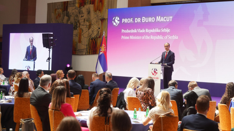 Macut: U Srbiji se oko tri odsto beba rodi zahvaljujući VTO, podrška porodicama prioritet