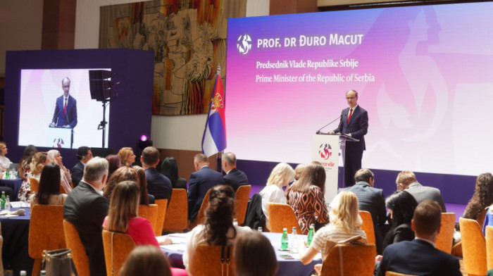Macut: U Srbiji se oko tri odsto beba rodi zahvaljujući VTO, podrška porodicama prioritet