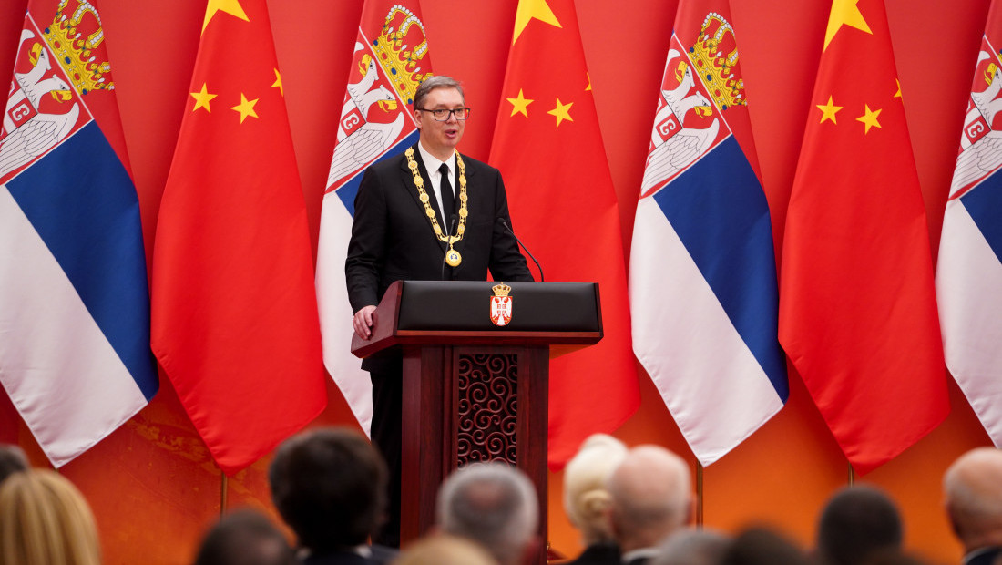 Vučić: Orden satkan od emocija i snage, zahvalan sam Siju na poštovanju srpskog naroda