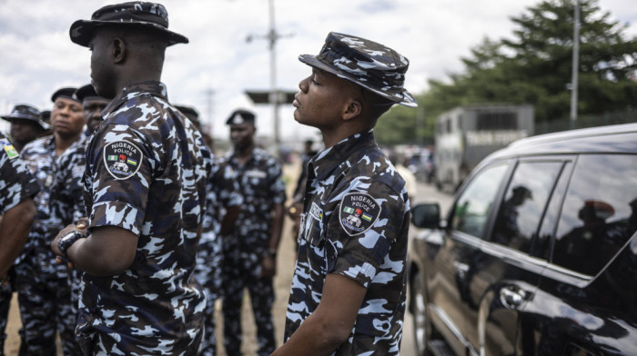 Otmičari napali policiju i palatu u Nigeriji, najmanje 25 otetih i troje mrtvih