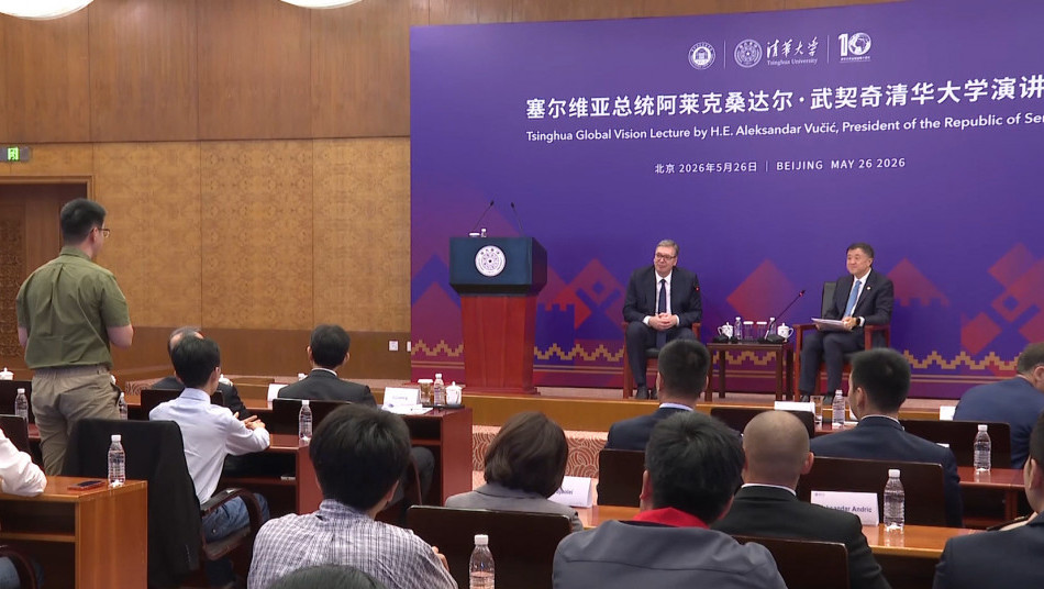 Vučić održao predavanje na Univerzitetu "Ćinghua" u Pekingu