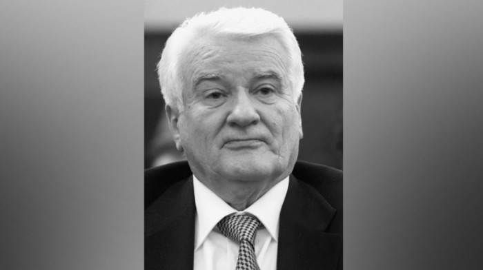 Umro bivši predsednik DS Dragoljub Mićunović