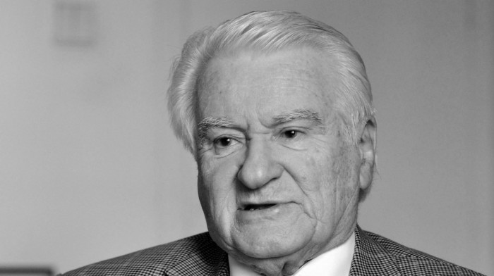 "Demokratija mu je bila u venama": Kako je Dragoljub Mićunović obnavljao demokratske vrednosti u Srbiji