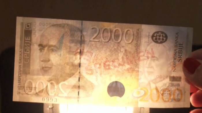 Oprez pri plaćanju u kešu: Kako prepoznati falsifikovani novac i koje su novčanice najviše na meti?