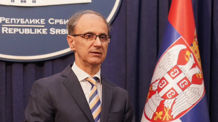 Macut: Ugroženim opštinama biće upućeno 165.000 litara flaširane vode