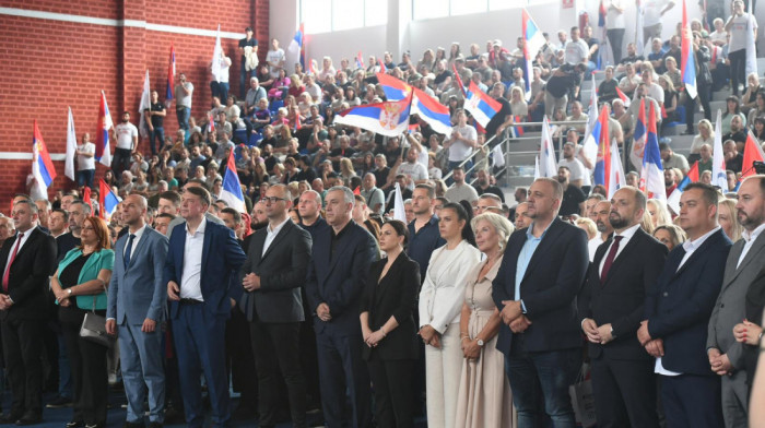 Elek u Žitkovcu: Izbori 7. juna referendum - poručimo da smo uz svoju državu Srbiju
