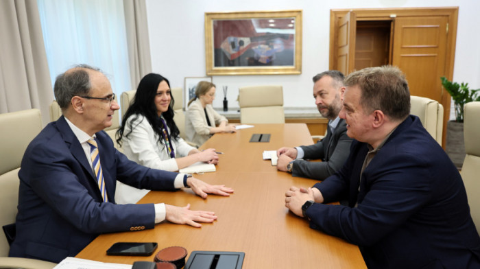 Macut i Stanković o reformi obrazovanja: Fokus na modernizaciji nastave i razvoju kritičkog mišljenja učenika