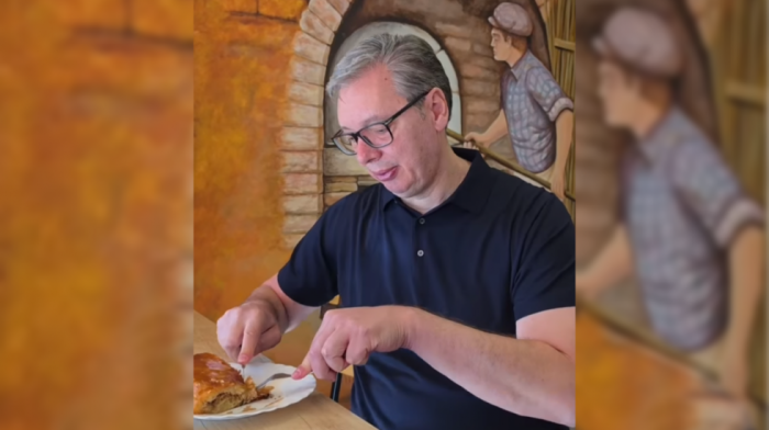 Vučić krenuo u Orlovat: Družio se sa ljudima u pekari u Crepaji (VIDEO)