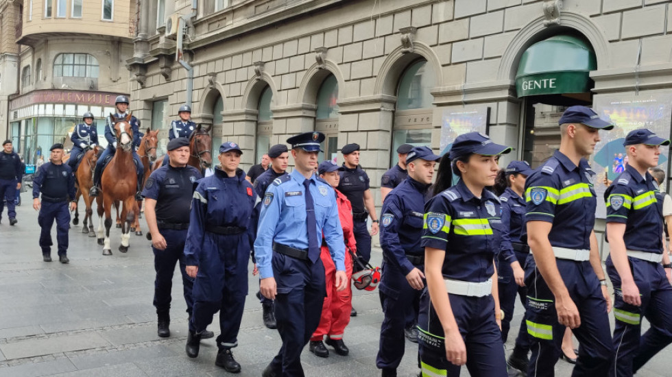 Održan tradicionalni defile Čete konjanika i Orkestra policije u Knez Mihailovoj
